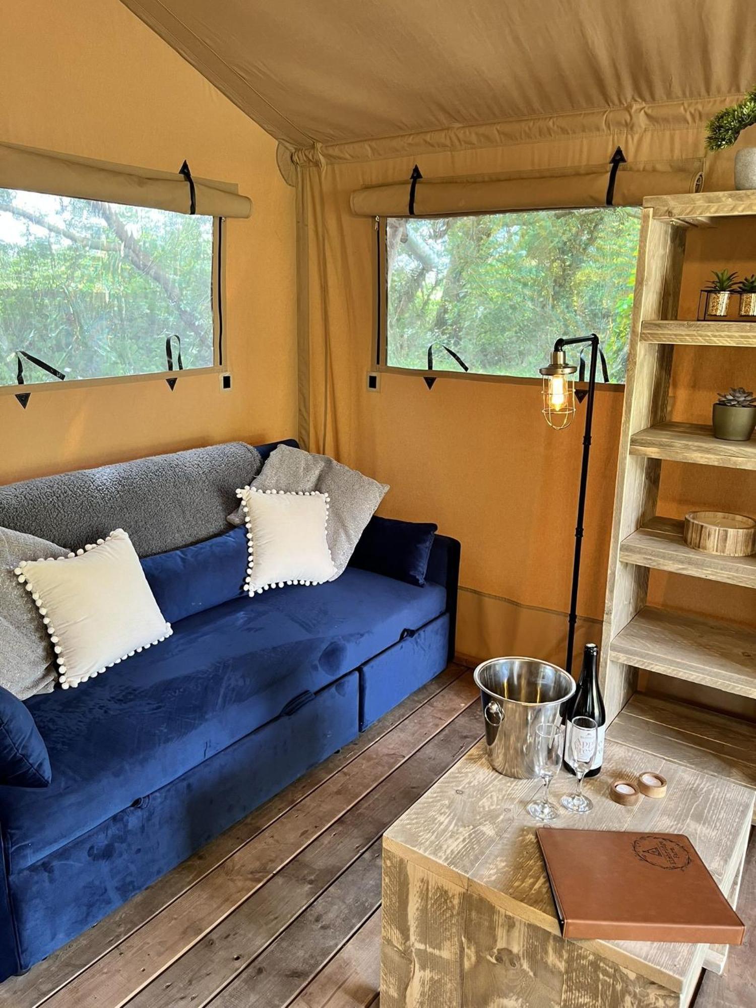 Teal Safari Tent درويْتويتش المظهر الخارجي الصورة